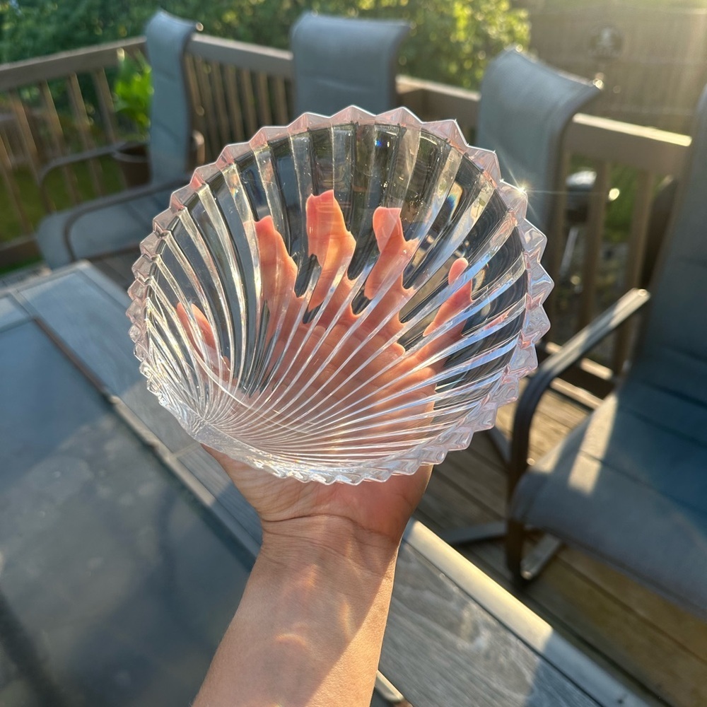 Elegant Clear Glass Bowl- lead crystal shell - Picture 5 of 6